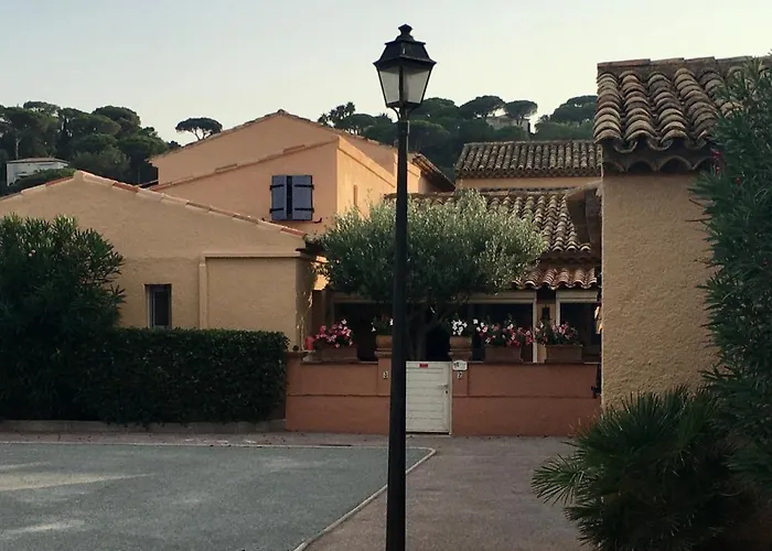 Maxime France 4 Etoiles Front De De La Nartelle Σαιντ-Μαξίμ